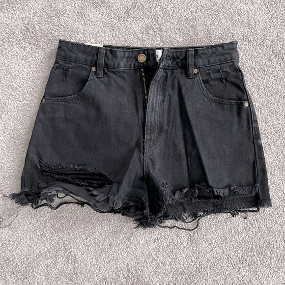 BRAND NEW ✨ Rolla black Duster Shorts size 27 - Picture 3 of 3